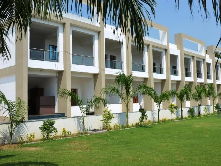 Banyan Paradise Resort