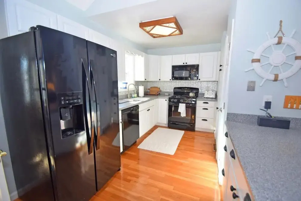 Barge Road 136o9 3 Bedroom Home by RedAwning