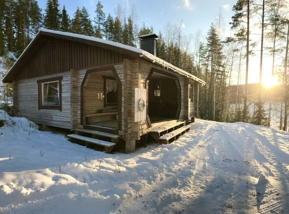 Iken Mökit