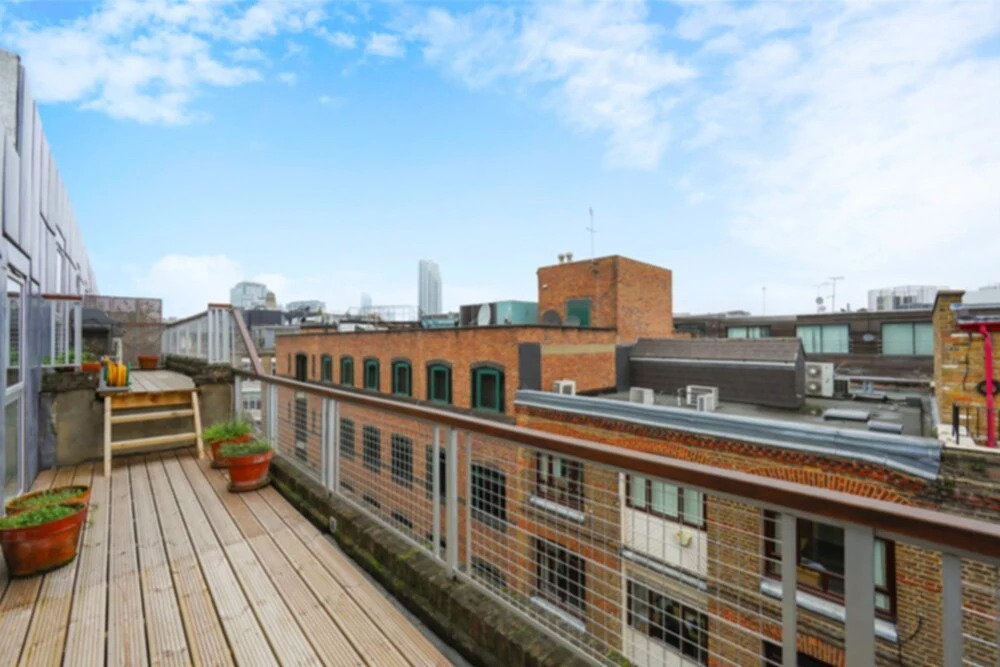 Mod-minimalist Flat w Balcony Sleeps 4 Shoreditch