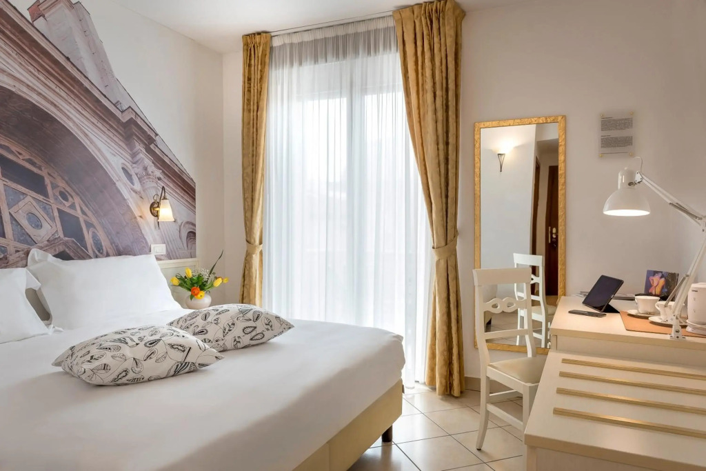Отель Sovrana Hotel & SPA