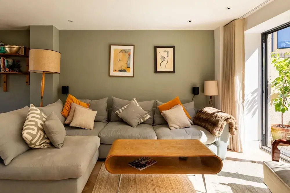 Stylish Family Home With Garden