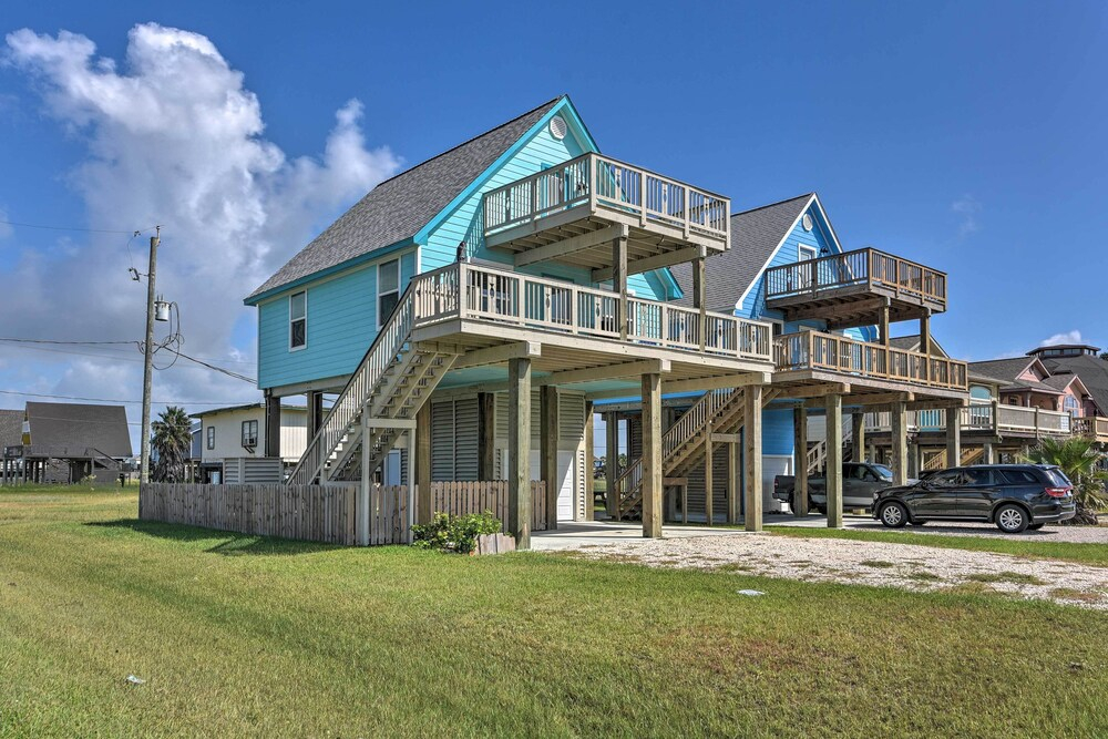 2 Blocks to Gulf: Surfside Beach Family Home!