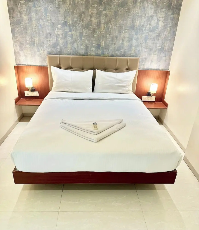 StayBird - Azure Suites, Business Hotel