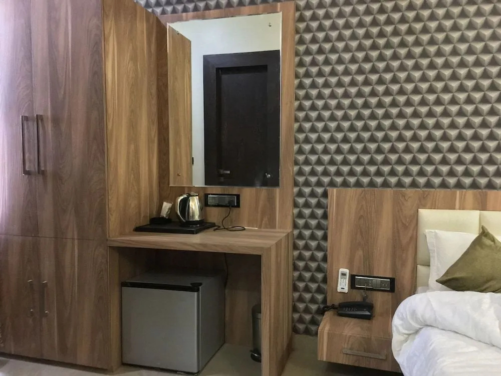 Hotel Ratan Royal Inn