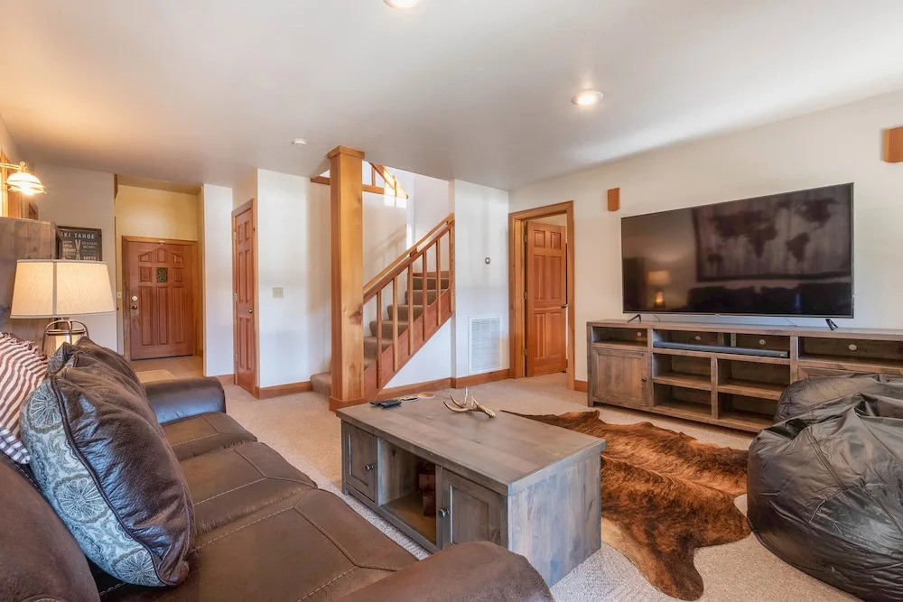 Cedar Point Home 3 Bedrooms 3.5 Bathrooms Home