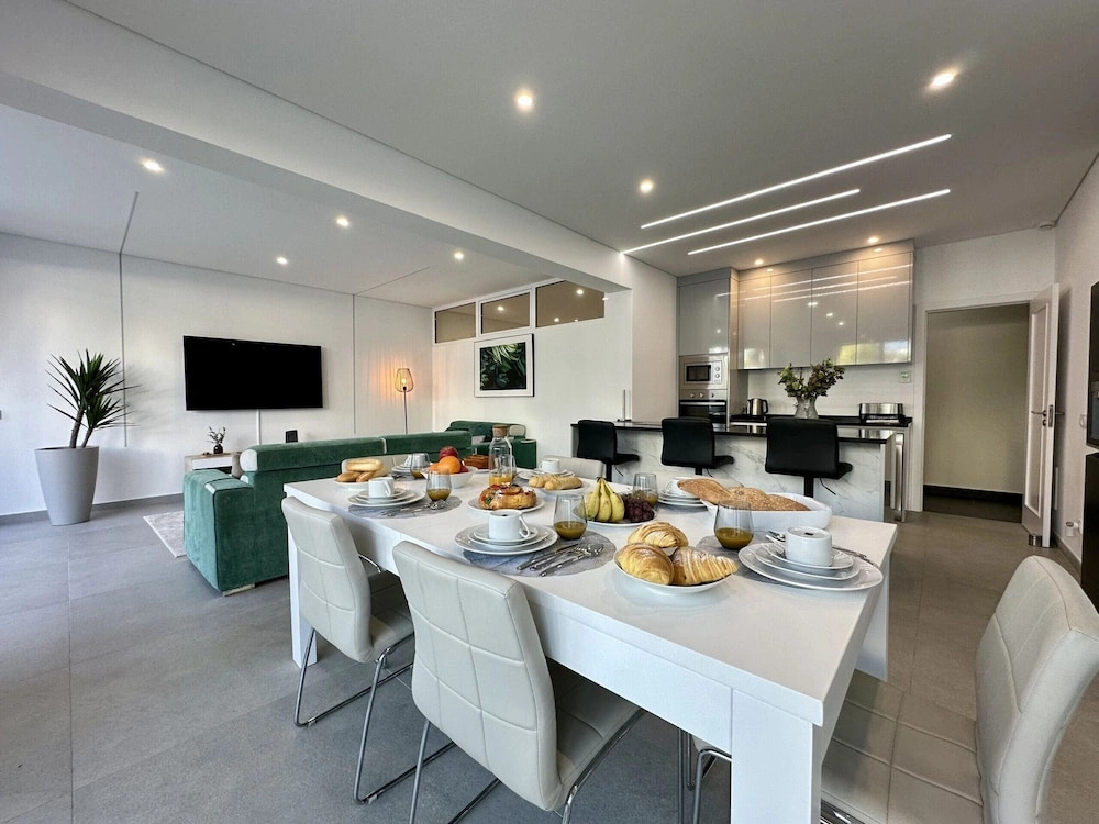 Quarteira Deluxe With Pool by Homing