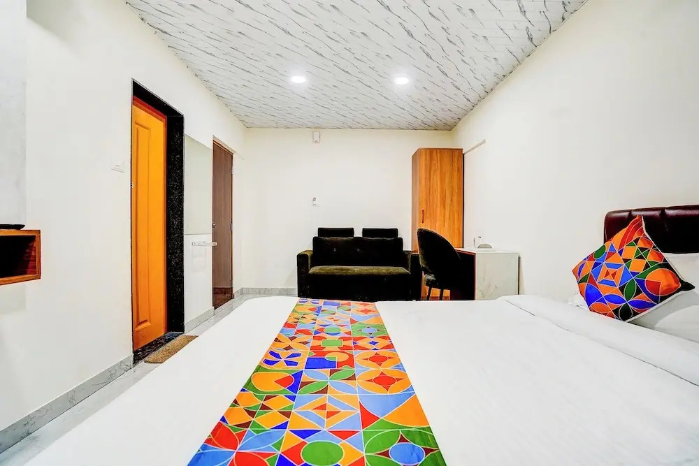 Hotel Omkar & Lodging - Phoenix Market City