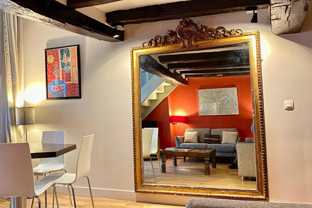 Musée du Louvre 2BR 5 FULL REFURB MAR 2020 by 'Pad-à-Terre' since 1999