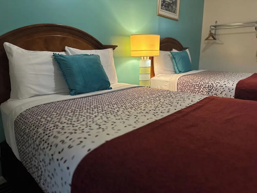 Cozy Corner Motel