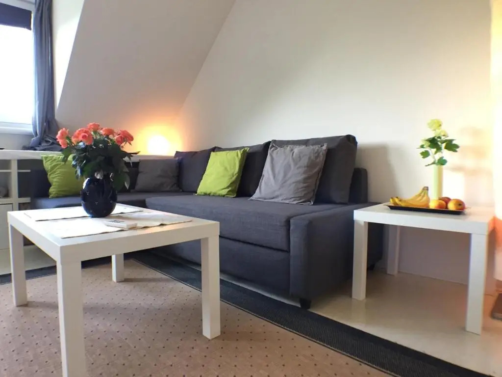 Großes helles Zimmer + eigenes Bad