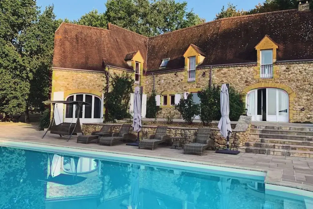 Luxury Secluded Chateau With Pool and hot tub