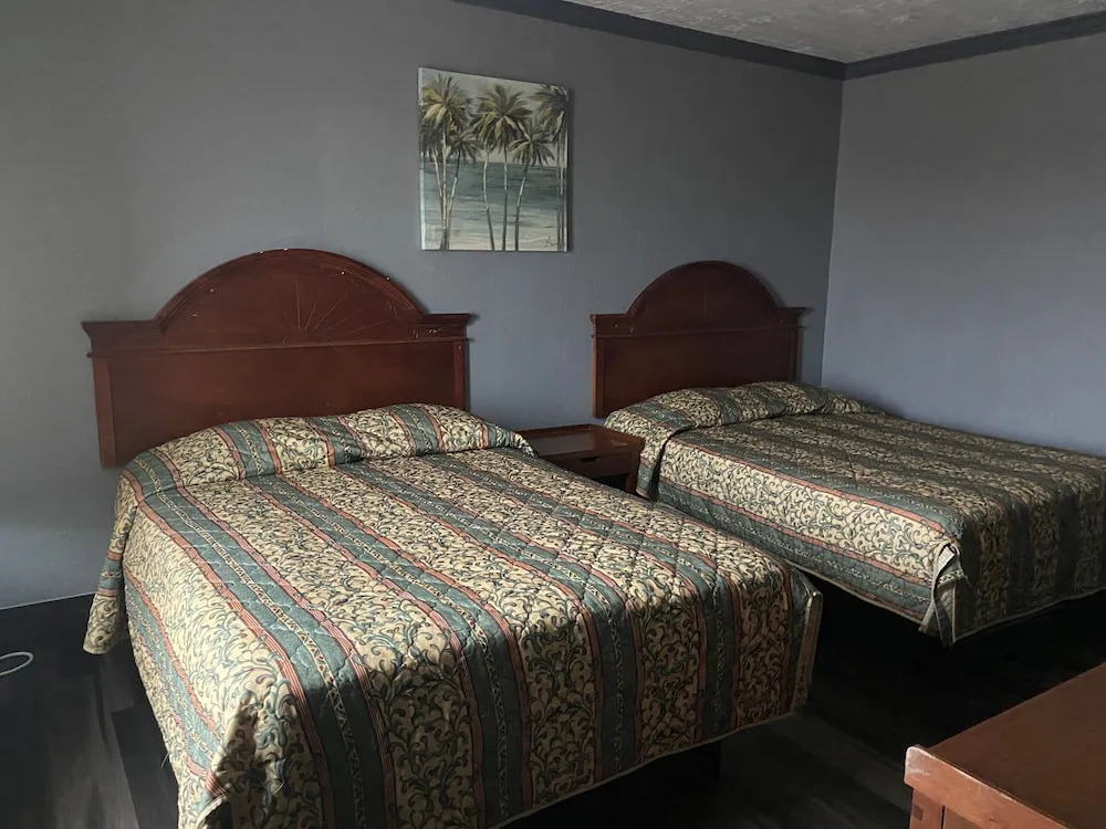 Surf Motel and Apartments