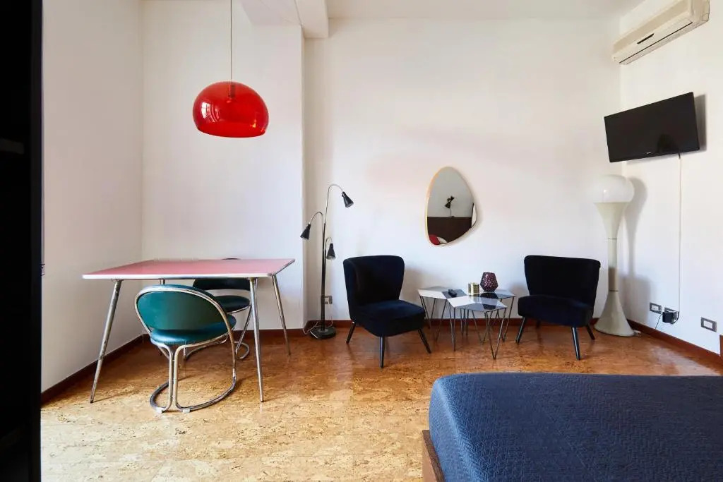 Stellar 70 Style Studio with Terrace-Heart of Milan