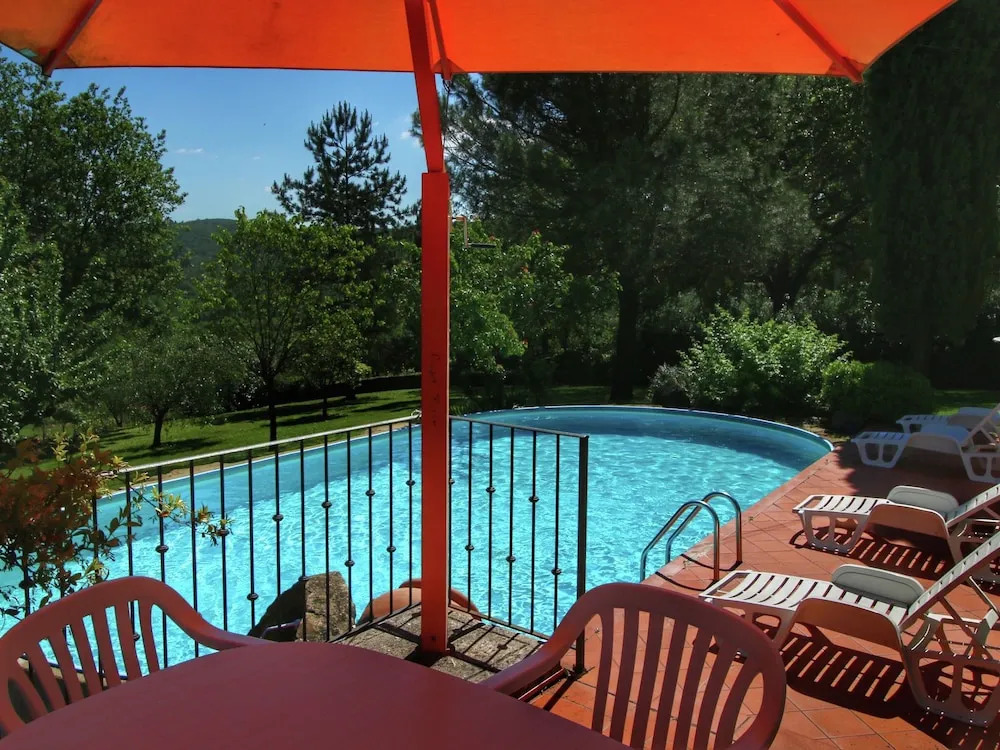 Attractively Furnished Apartment on a Large Estate in the Chianti Region