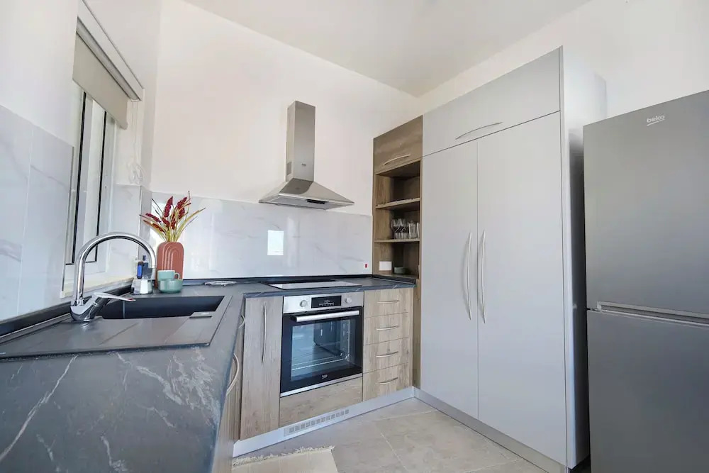 Cosy 1 BD Penthouse in Bugibba - Corner Terrace with Sea Views
