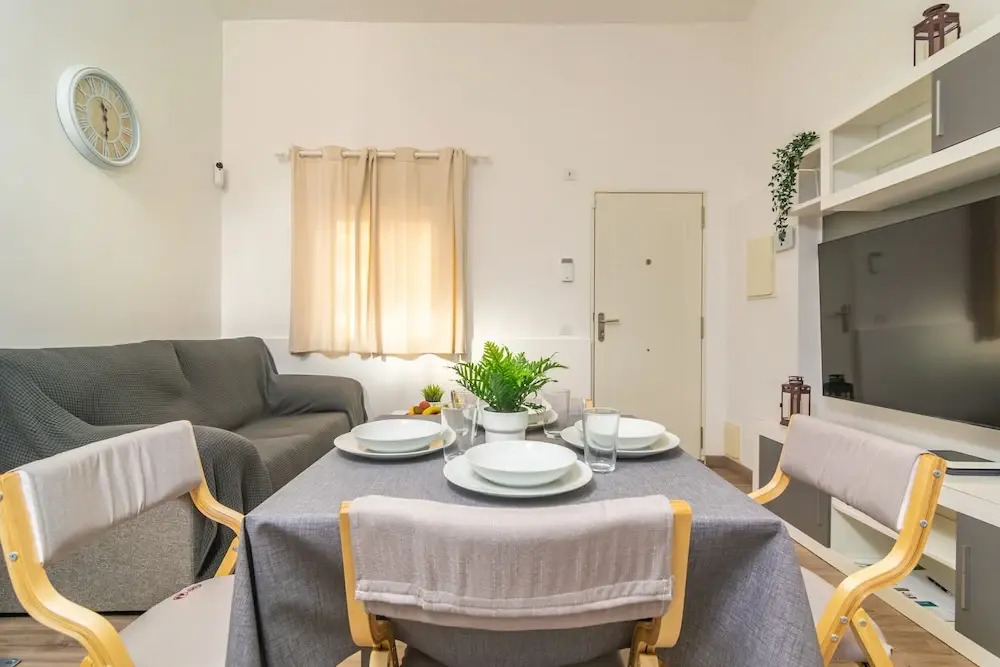 Centric in Palma With 3 Bedrooms and 1 Bathrooms