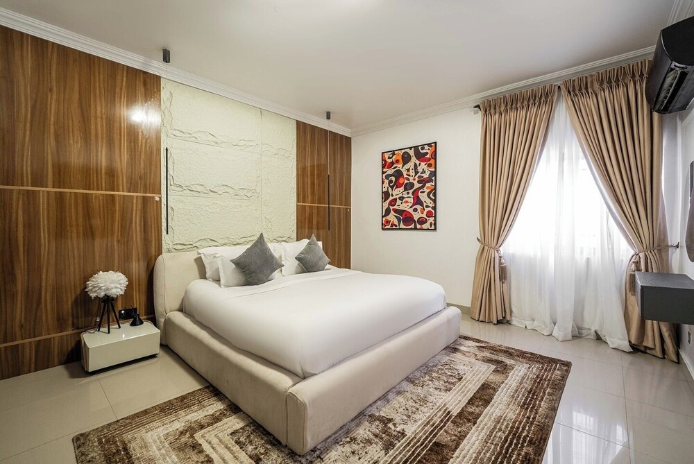 Opulence Apartment