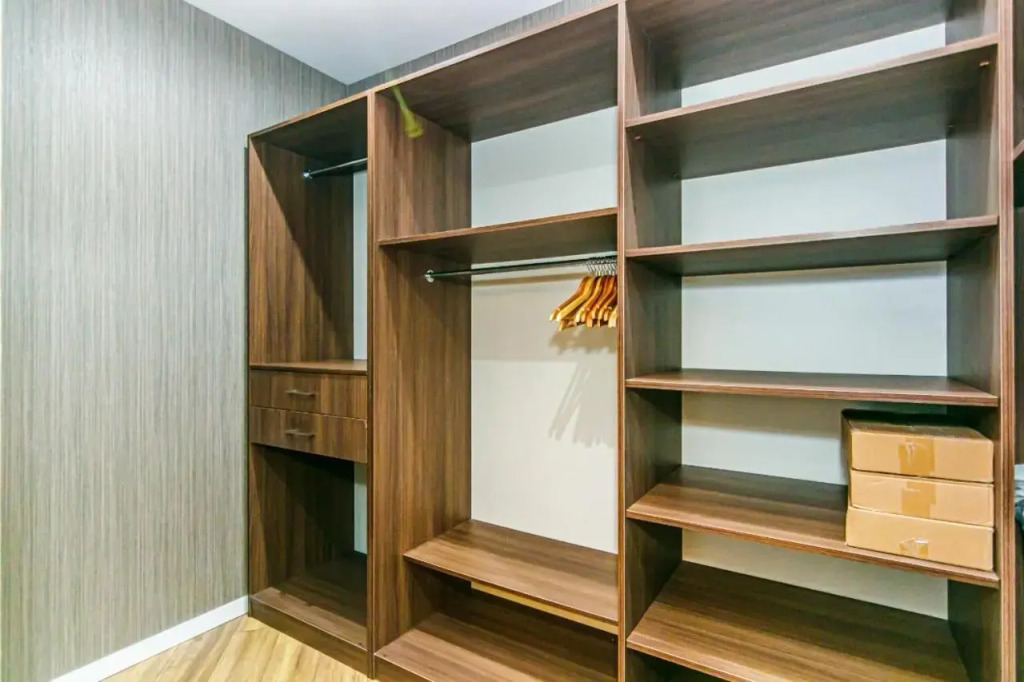 Apartment near Four Seasons