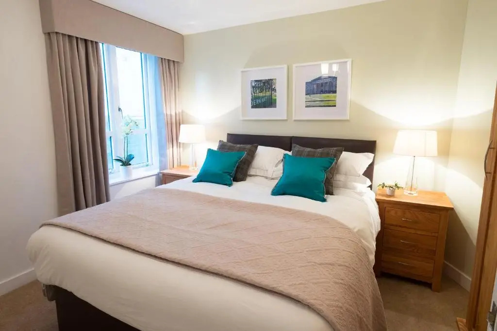 The Malt Kiln Apartment Edinburgh Old Town 3 Bedroom Parking previously McDonald Residence