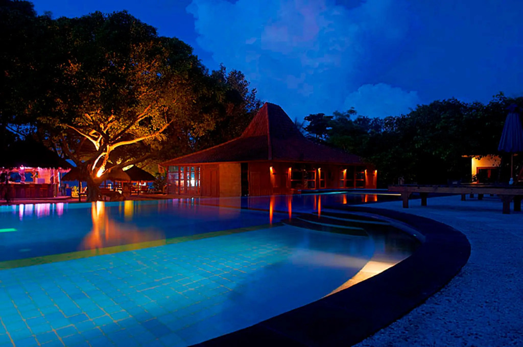 Oceans 5 Dive Resort