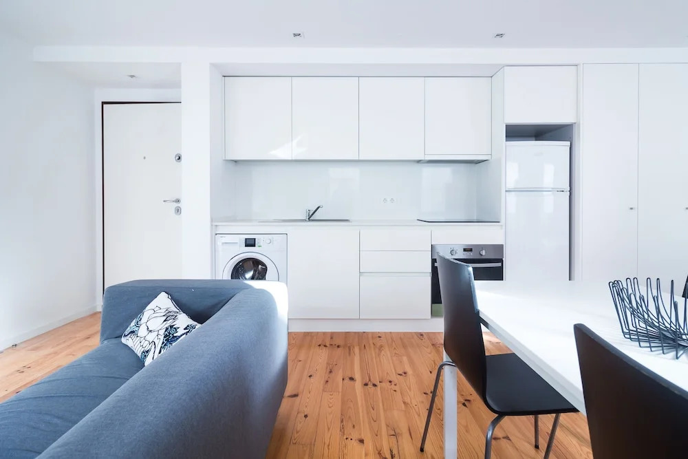 ON Apartments – Violin