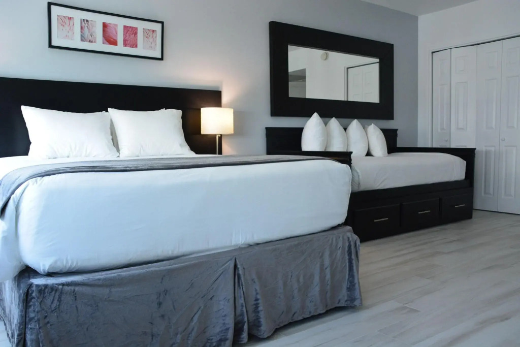 New Point Miami Beach Apartments