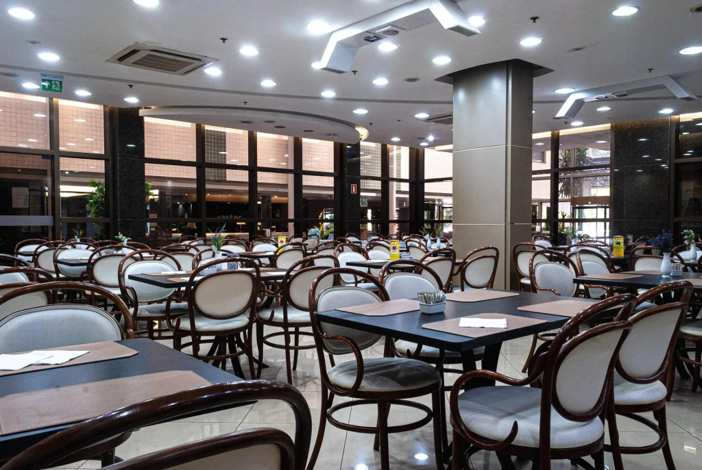 Master Porto Alegre Hotel - Av Carlos Gomes, Próximo ao Consulado Americano