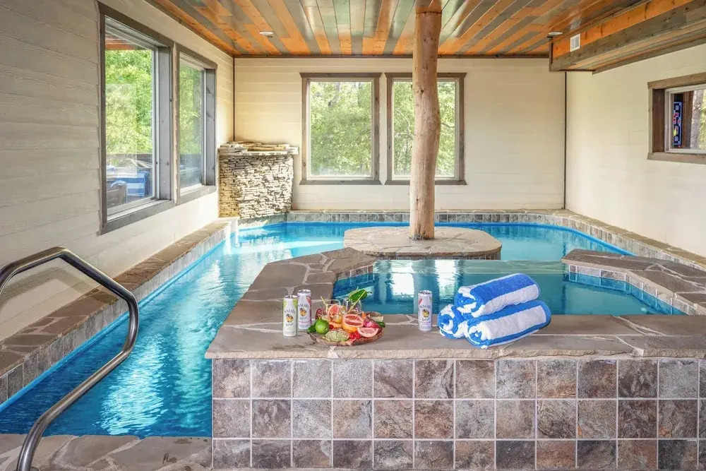 Indoor Pool, Movie Theatre, Game Room 6bdr Retreat Copperhead by Avantstay