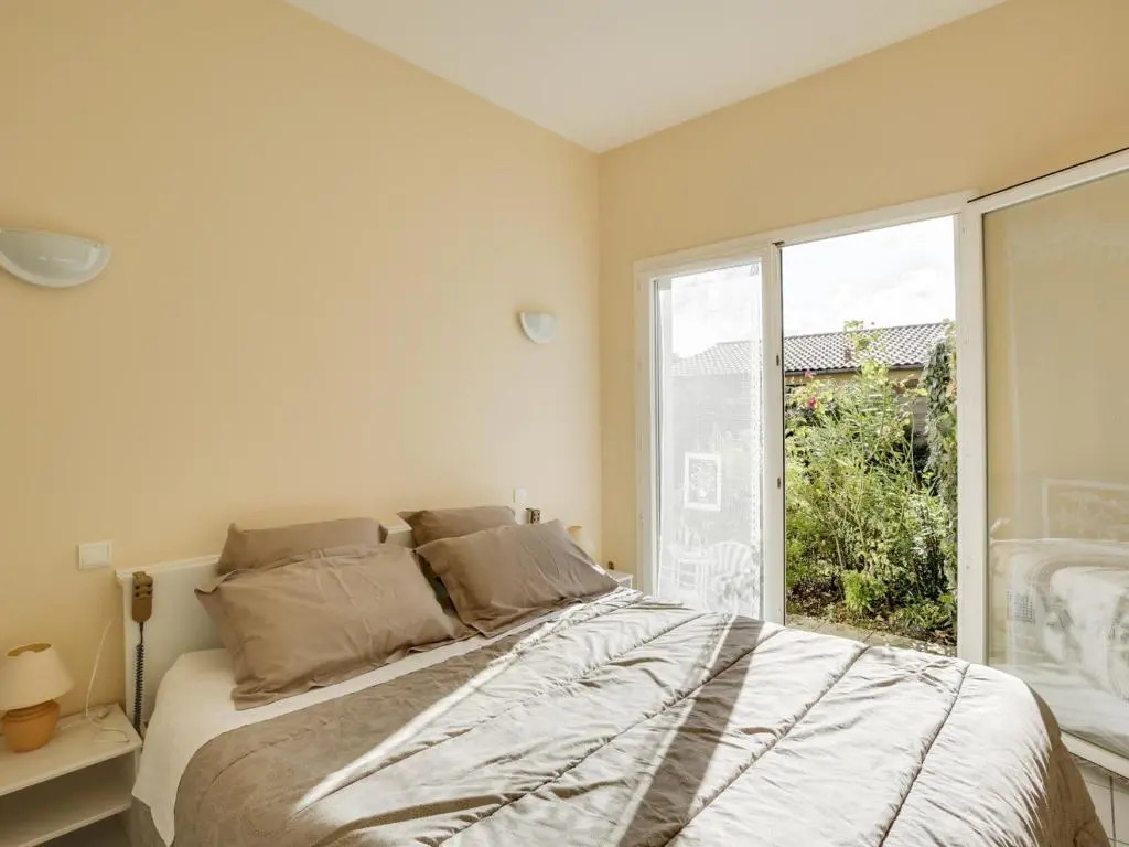 Villa 2 chambres proche plage, jardin, véranda, clim, wifi à Biscarrosse - FR-1-521-19