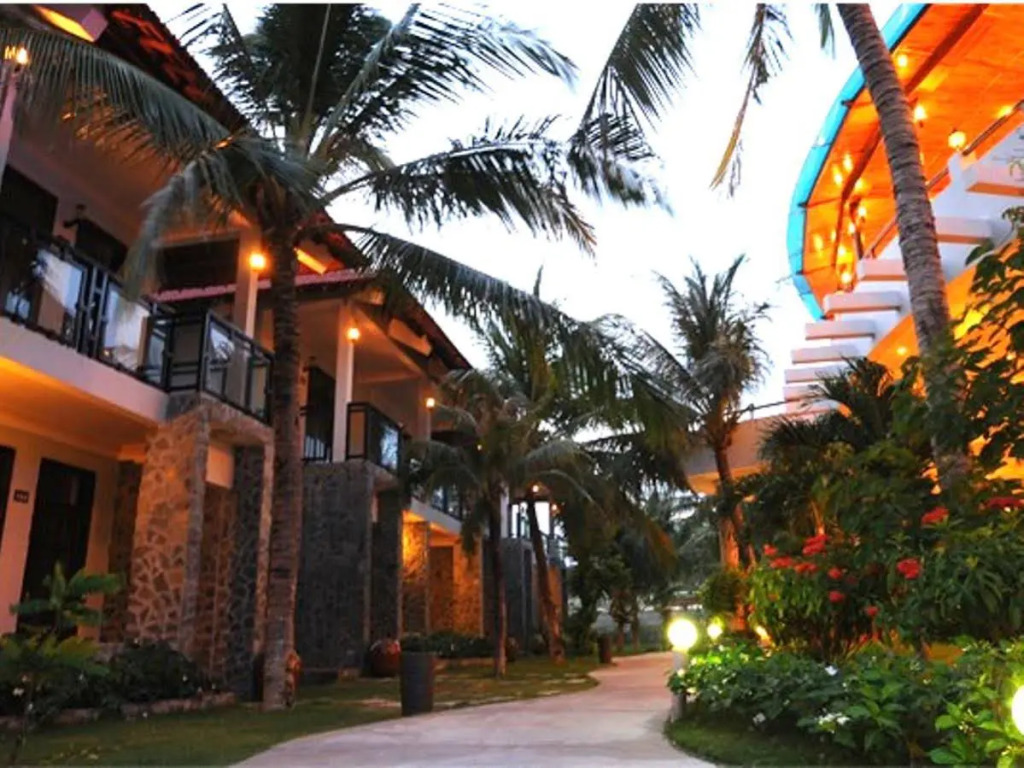 Sunday Lotus Garden Resort By The Sea Mui Ne