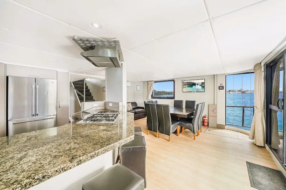 Coomera Houseboats