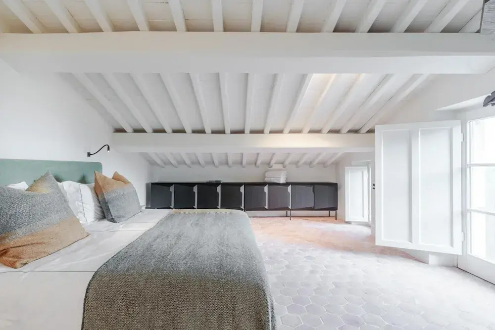 Tramonto Farmhouse Contemporary Tradition