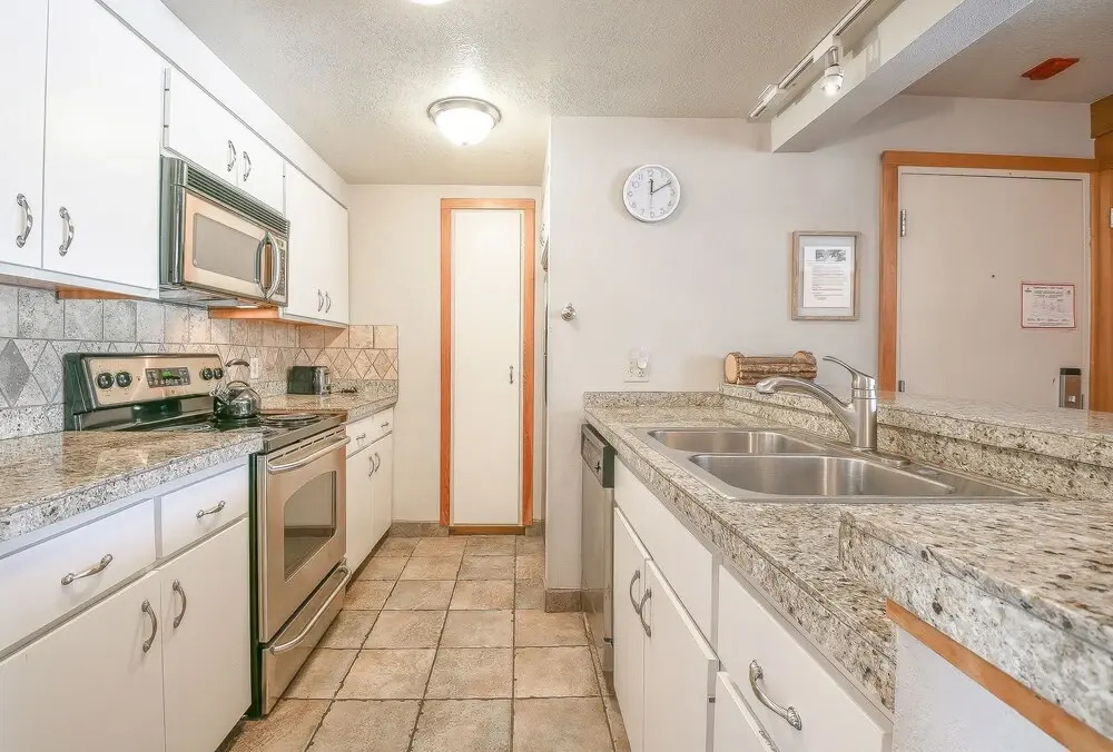 Lodgepole 2015 by SummitCove Vacation Lodging