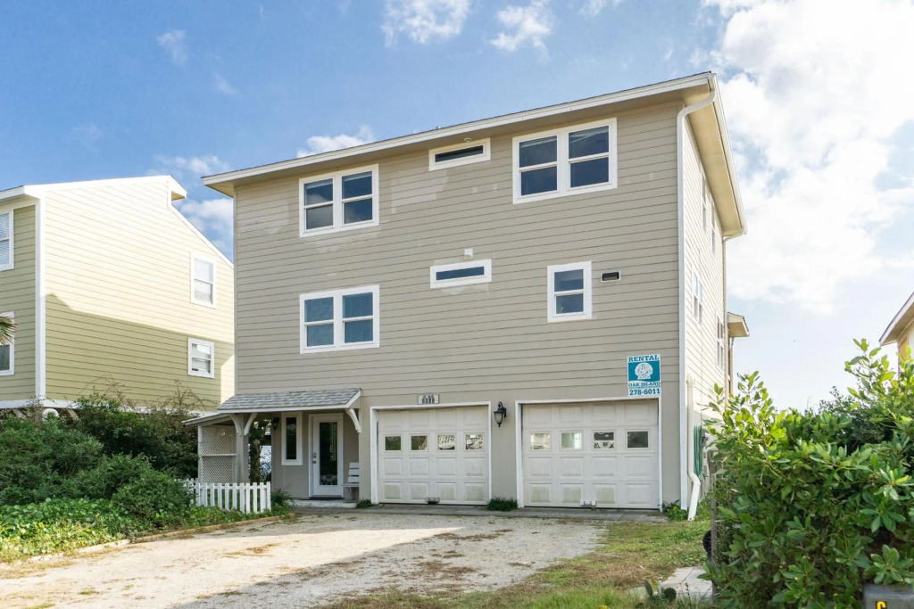 Yorkshire by Oak Island Accommodations