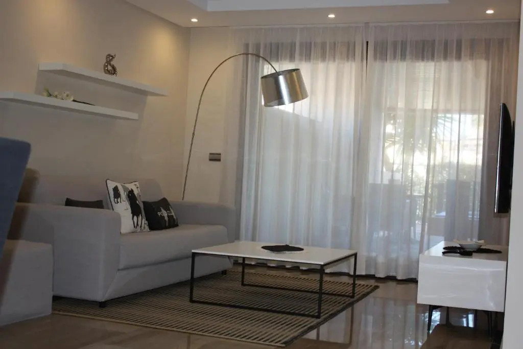 100 - Beach apartment with Private Pool