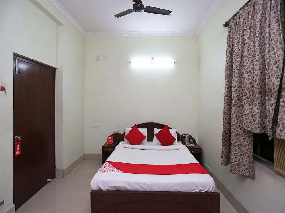 Oyo 27644 Cozycom
