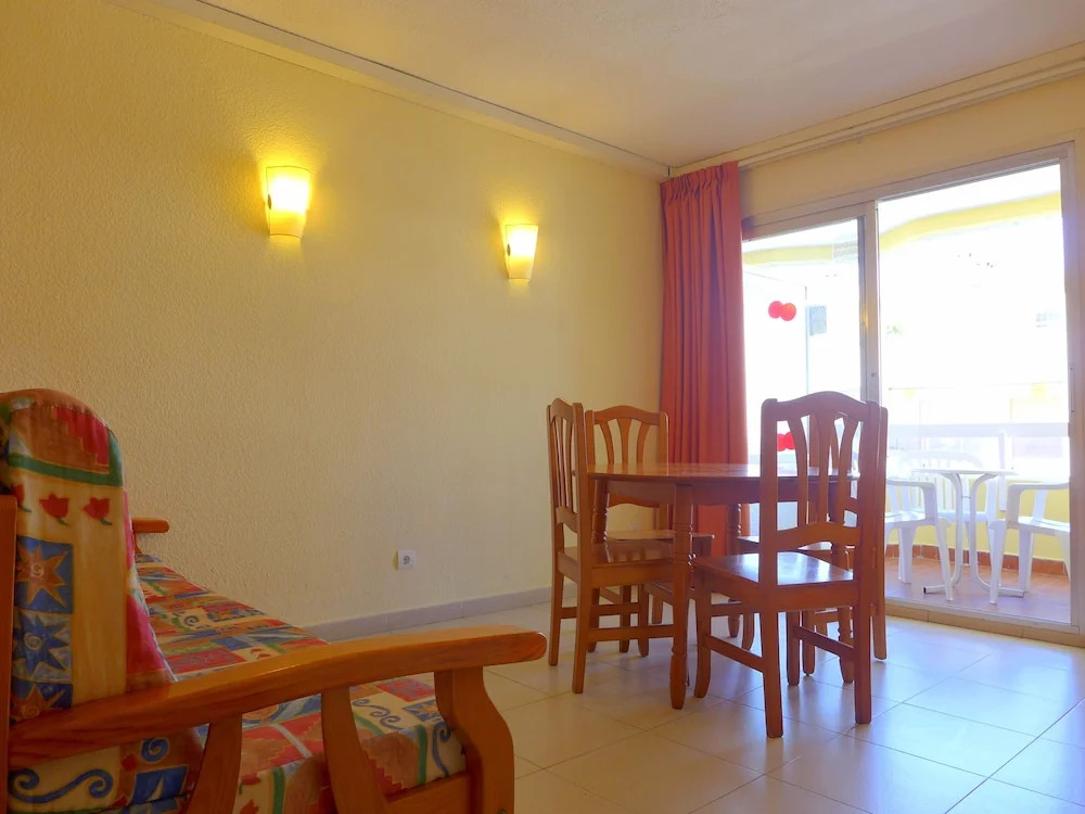 Apartamentos Alboran 24