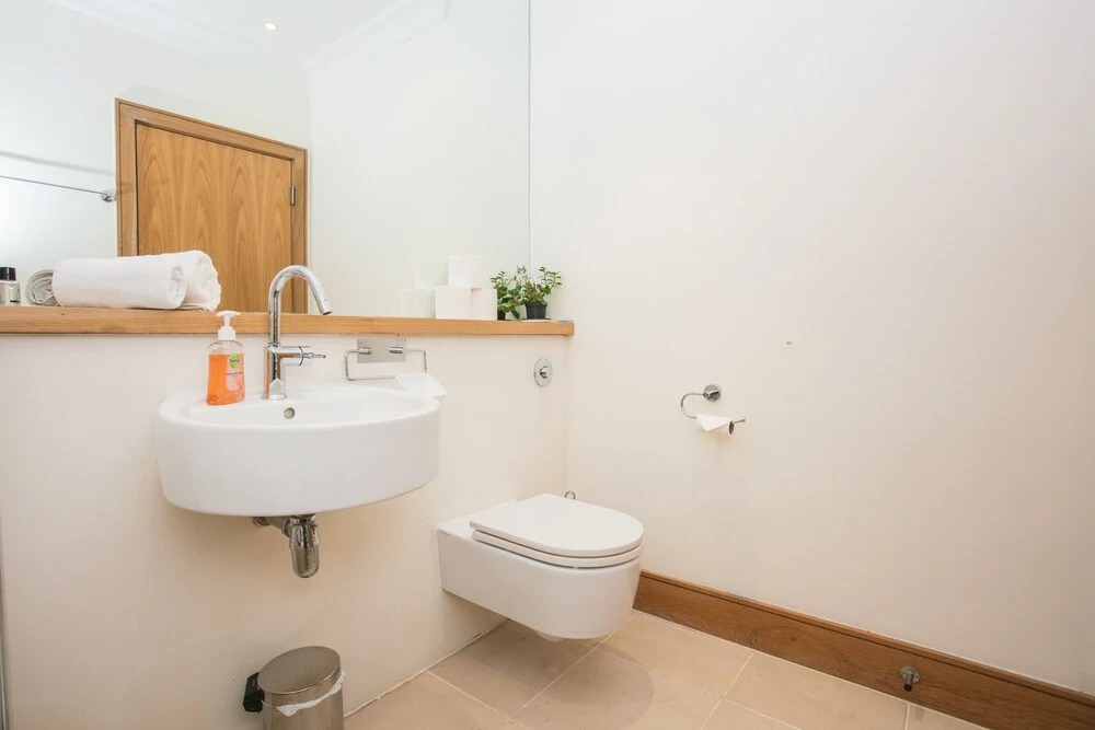 3 Bedroom House in Holland Park