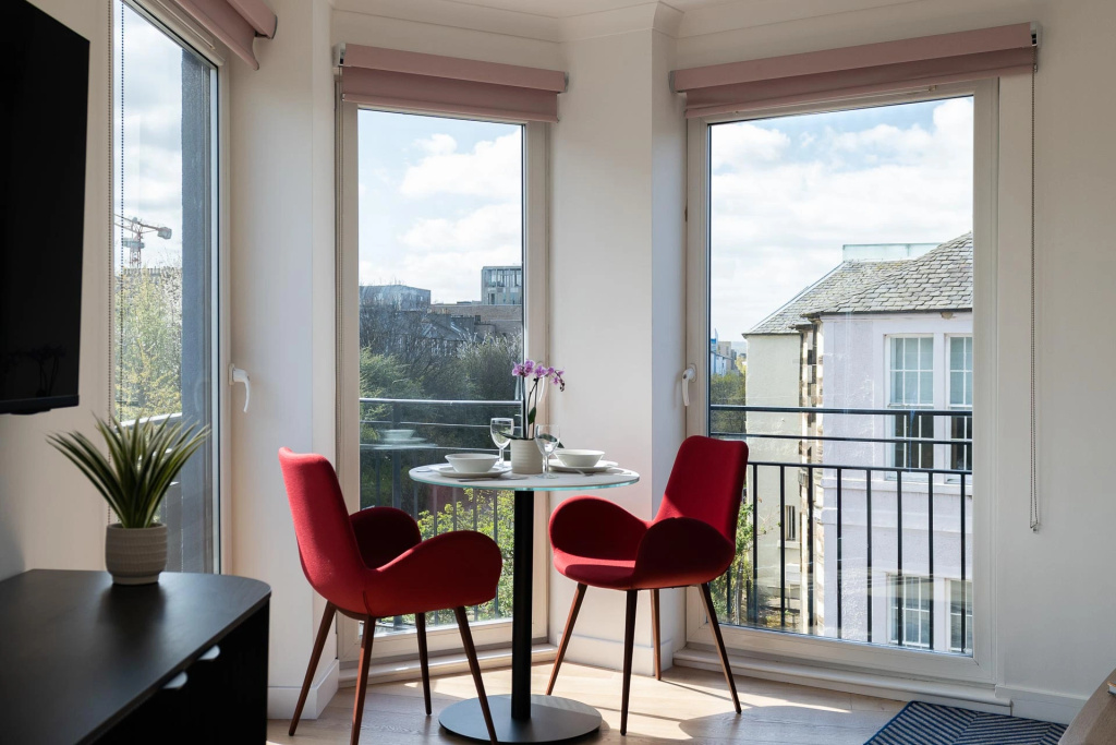 Fountain Court Apartments - Grove Executive