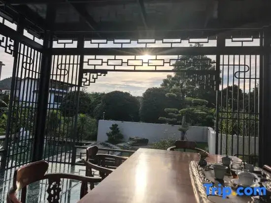 Serene Bamboo Villa · Panoramic Pool | Zen Courtyard Retrea