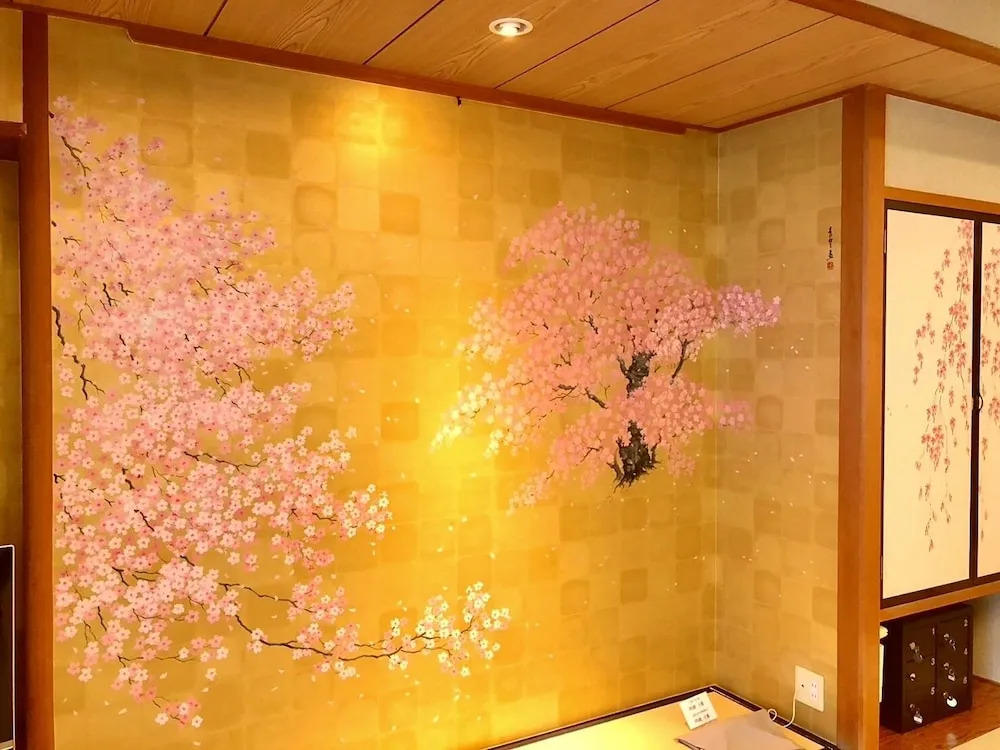 Hotel Hoho "A hotel overlooking the Echigo Plain and the Yahiko mountain range" formerly Hotel Oohashi Yakata-no-Yu