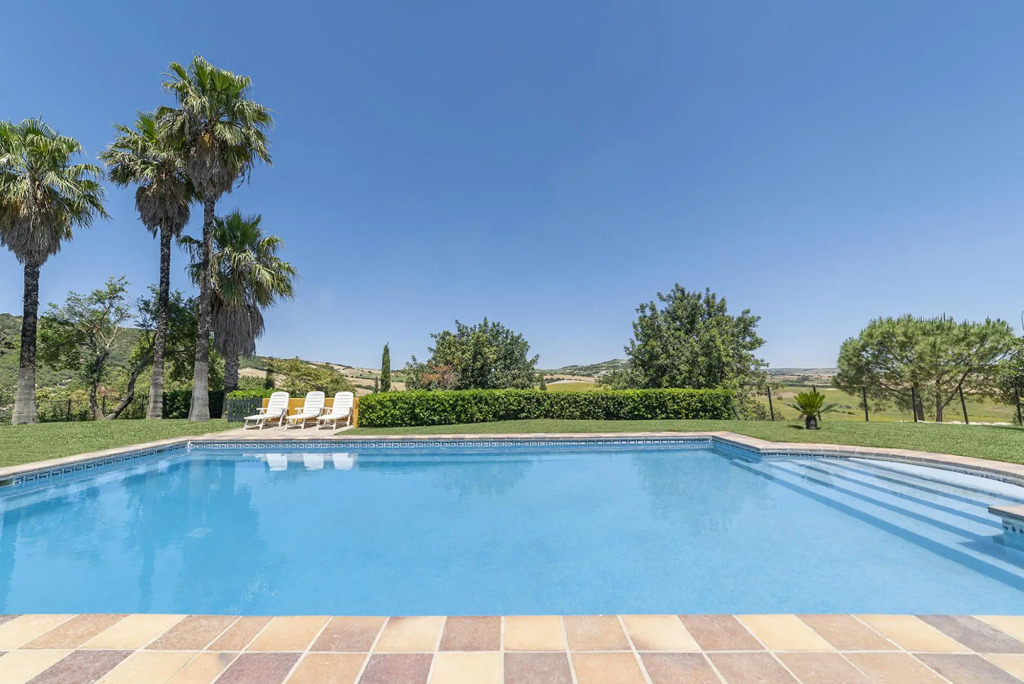 Private Villa Cortijo Sierra y Lago with private swimming pool