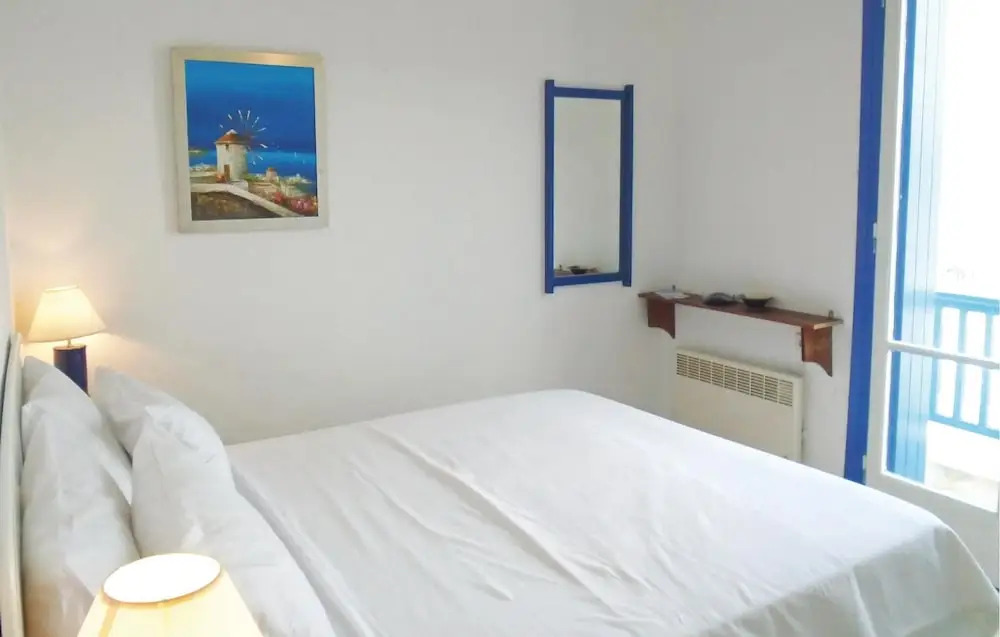 Stunning Apartment in Panormos With 3 Bedrooms and Wifi