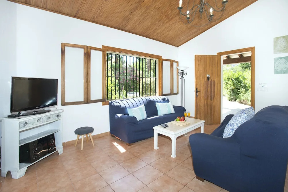 Owl Booking Villa Bocoris - 15 Min Walk to the Beach