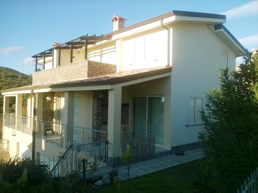 House With 3 Bedrooms in Badolato, With Wonderful sea View, Pool Acces