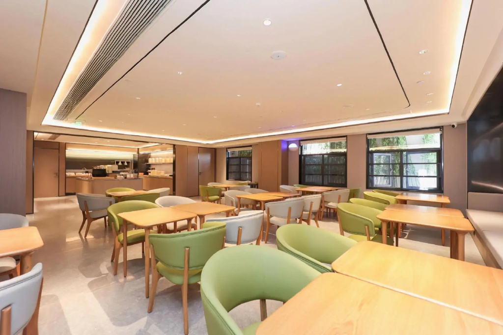 JI Hotel (Nanchang Bayi Square Provincial Art Gallery)