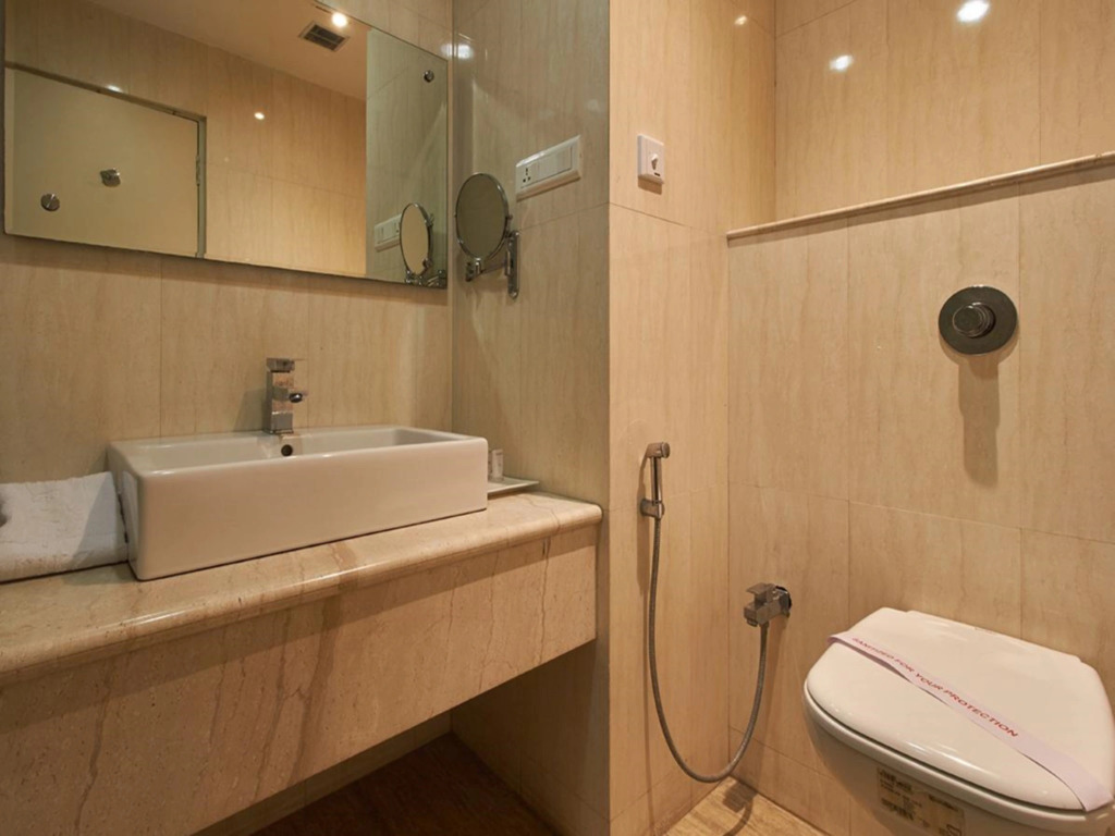 Royal Reve Hotel