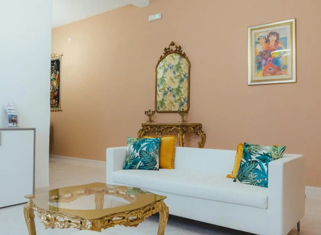 Tiziana'S House