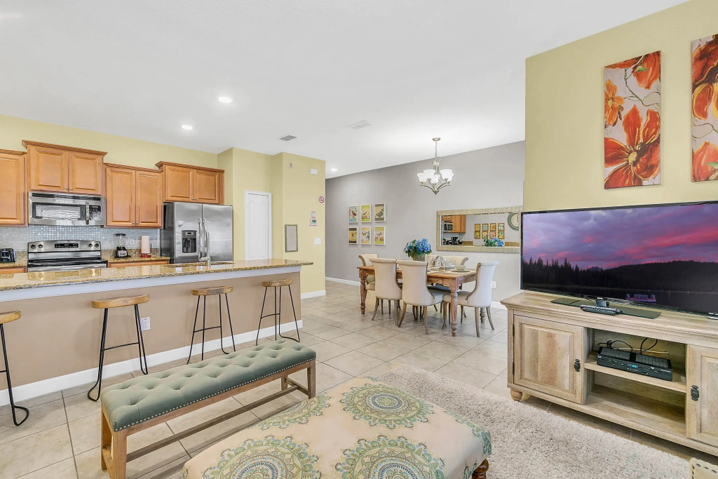 4 Bd 3 Ba Storey Lake 3150 Pp